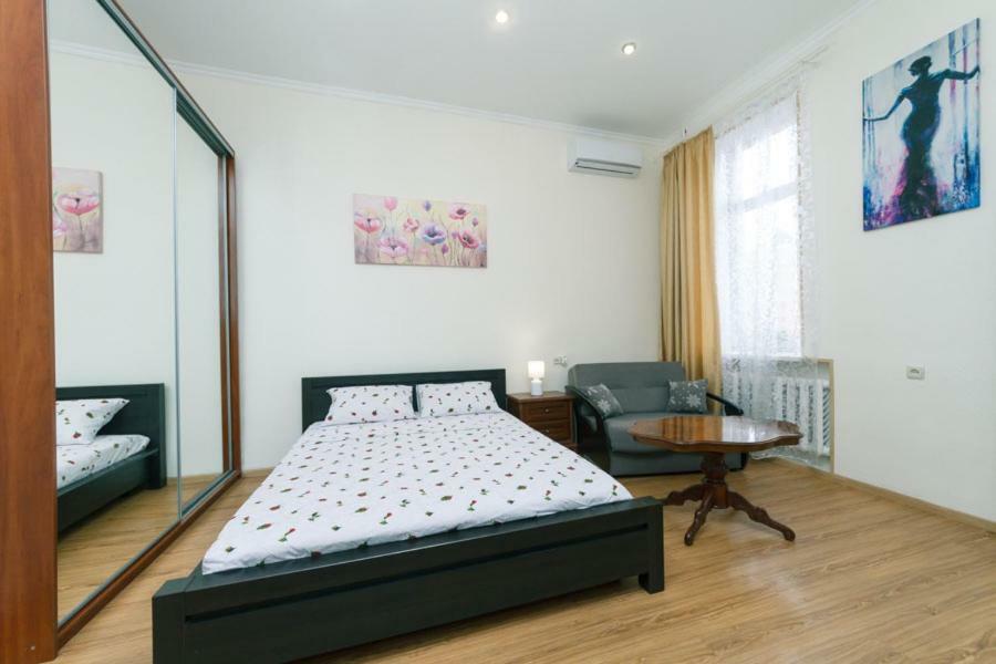 Apartment On Saksahanskoho Street Kiev Eksteriør bilde